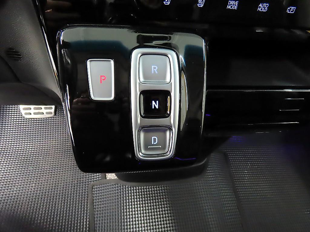 HYUNDAI Staria - Vista 10