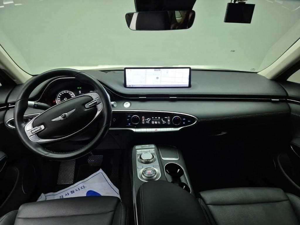 Genesis GV70 - Vista 7