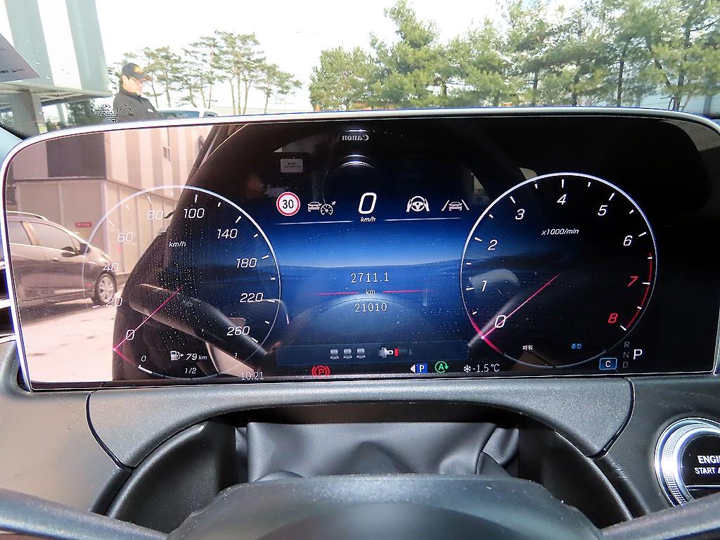 Mercedes Benz E class - Vista 9