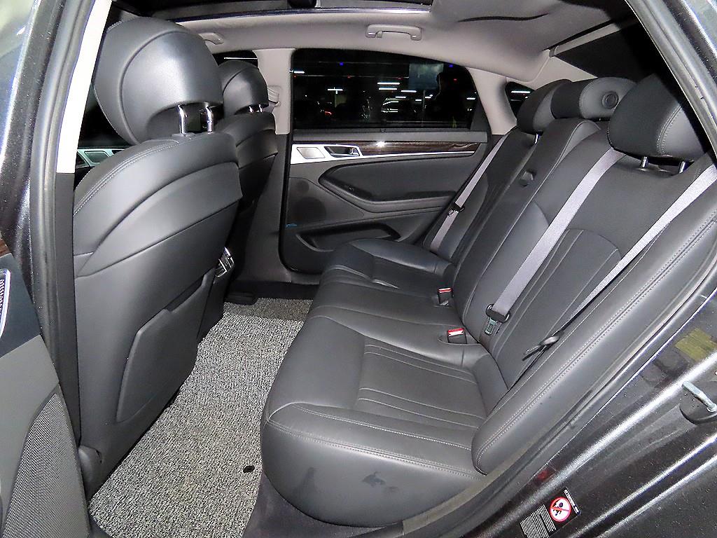 Genesis G80 - Vista 7