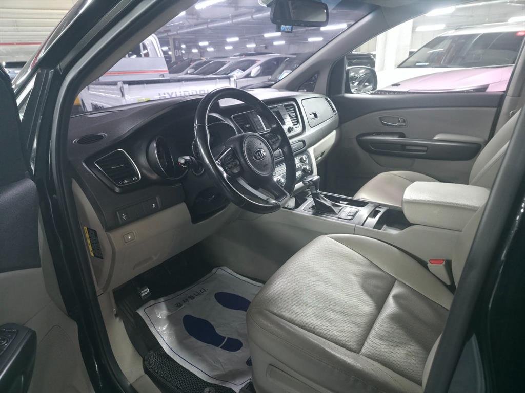 KIA Carnival 2018 Negro - Importación desde Corea - HF Imports Iquique - Foto 17