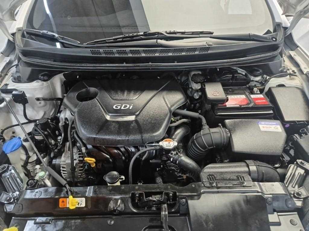 HYUNDAI Avante - Vista 5