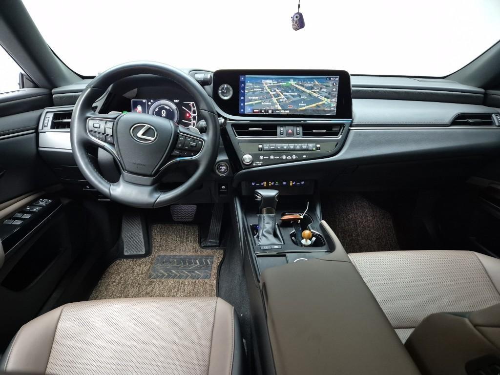 Lexus ES - Vista 7