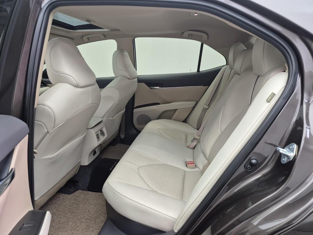 Toyota Camry - Vista 12