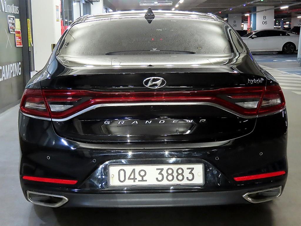 HYUNDAI Grandeur - Vista 5