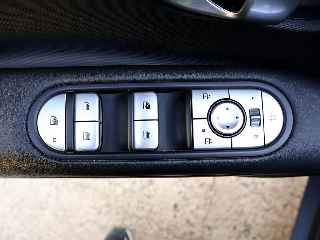 HYUNDAI Ioniq 5 2023 Negro - Importación desde Corea - HF Imports Iquique - Foto 11