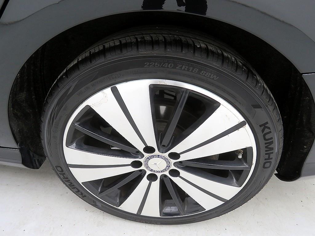 Mercedes Benz CLA Class 2017 Negro - Importación desde Corea - HF Imports Iquique - Foto 20