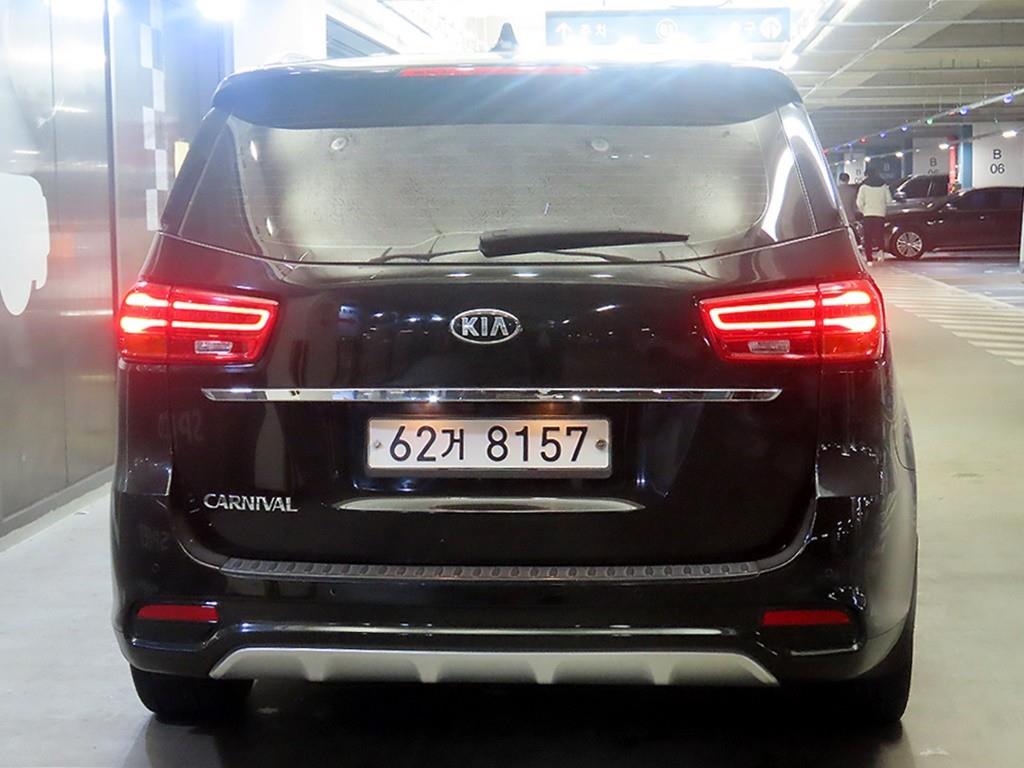 KIA Carnival - Vista 5