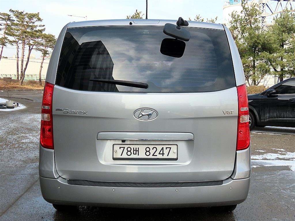 HYUNDAI Starex - Vista 4