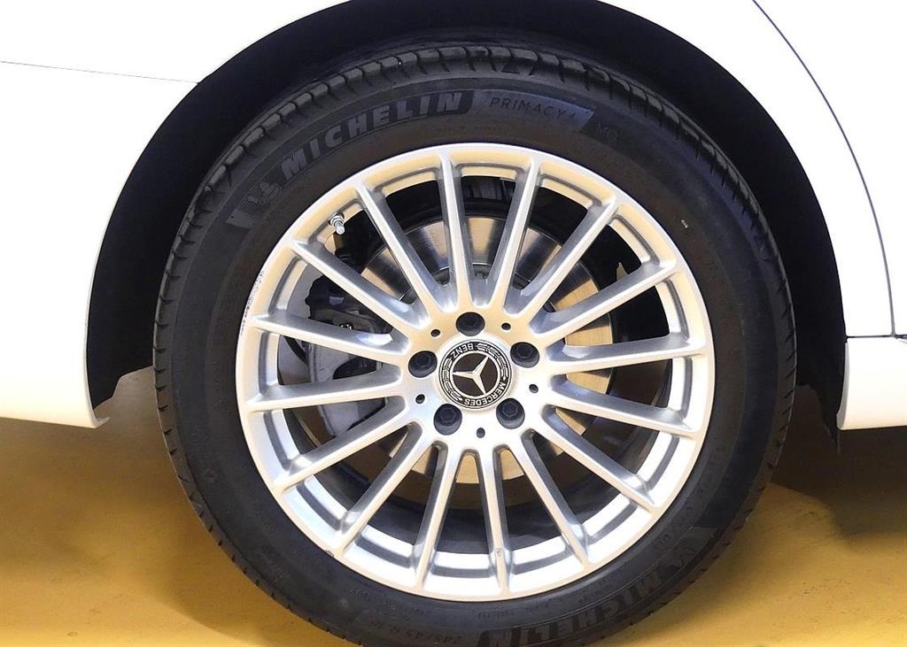 Mercedes Benz E class - Vista 9