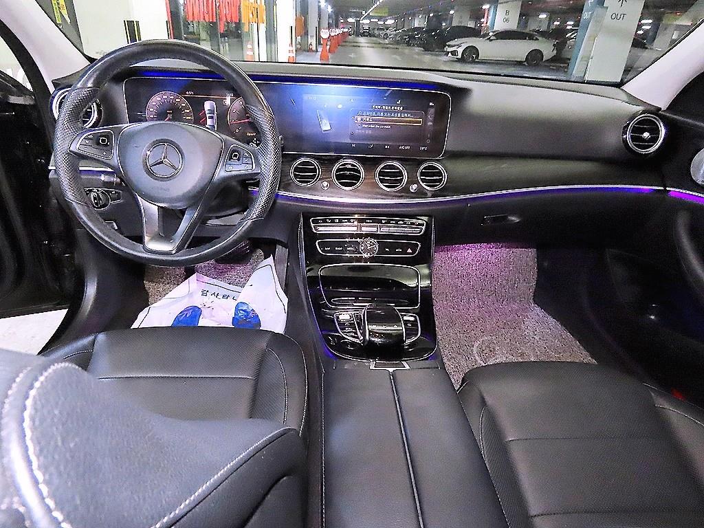 Mercedes Benz E class - Vista 10