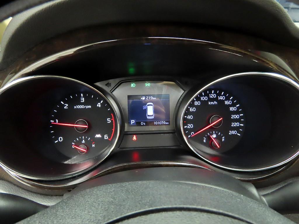 KIA Carnival - Vista 6