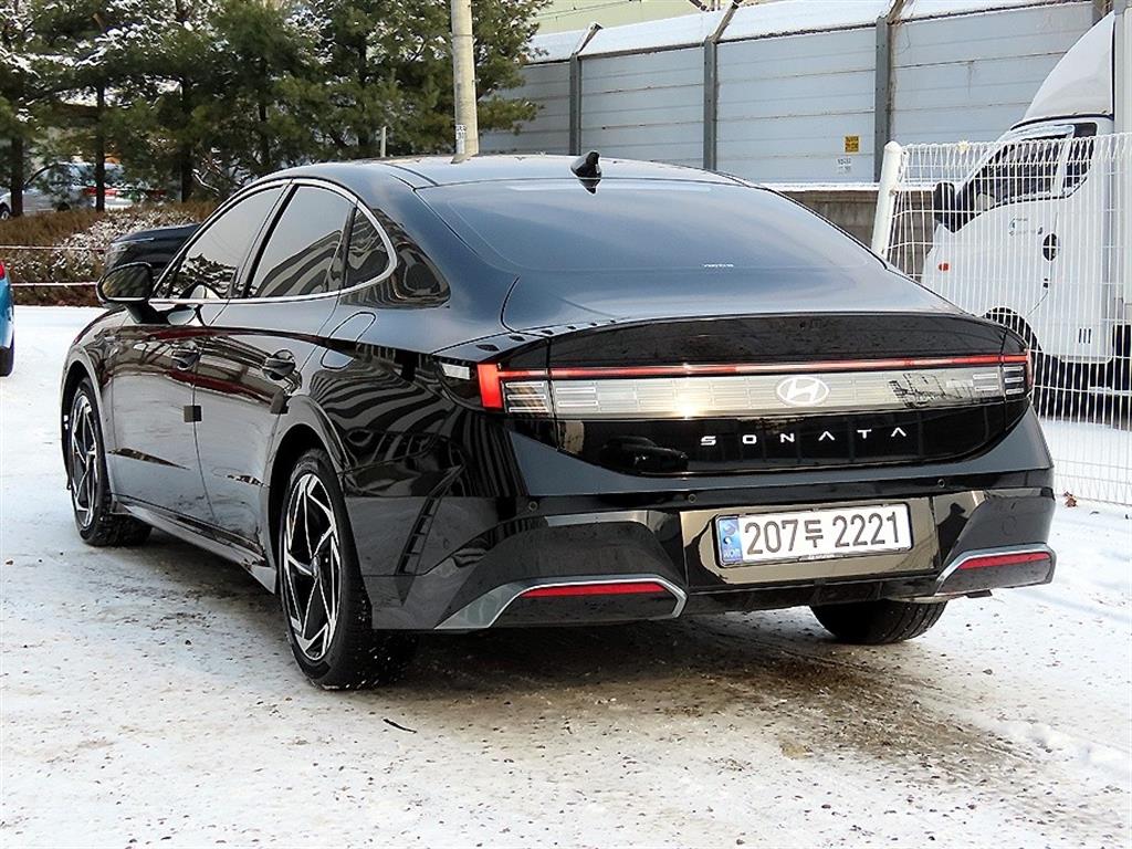 HYUNDAI Sonata - Vista 3