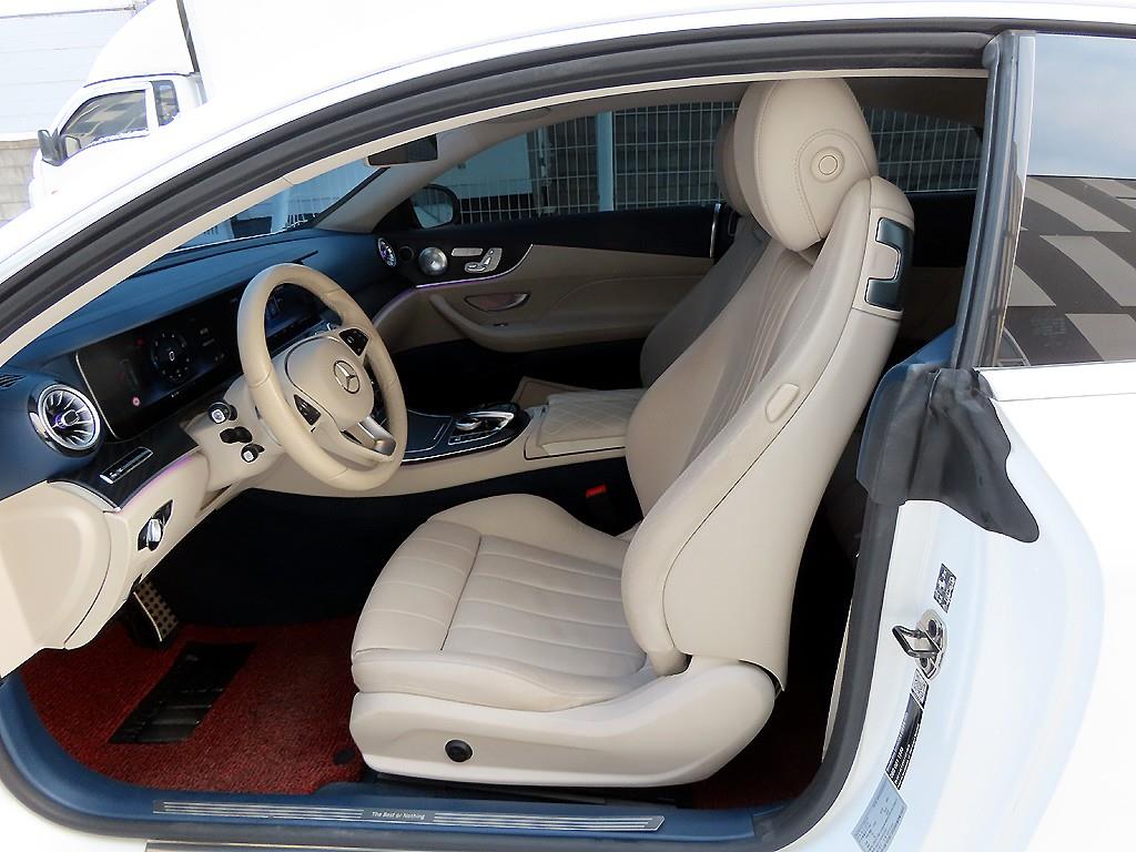 Mercedes Benz E class - Vista 5