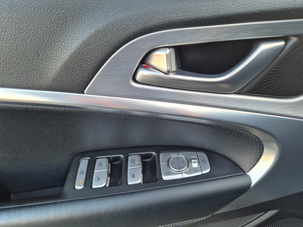 Genesis G70 - Vista 9