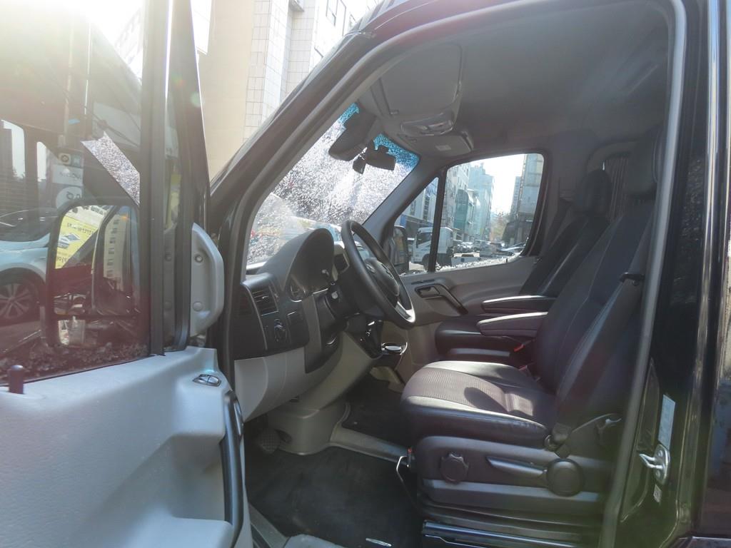 Mercedes Benz Sprinter - Vista 6