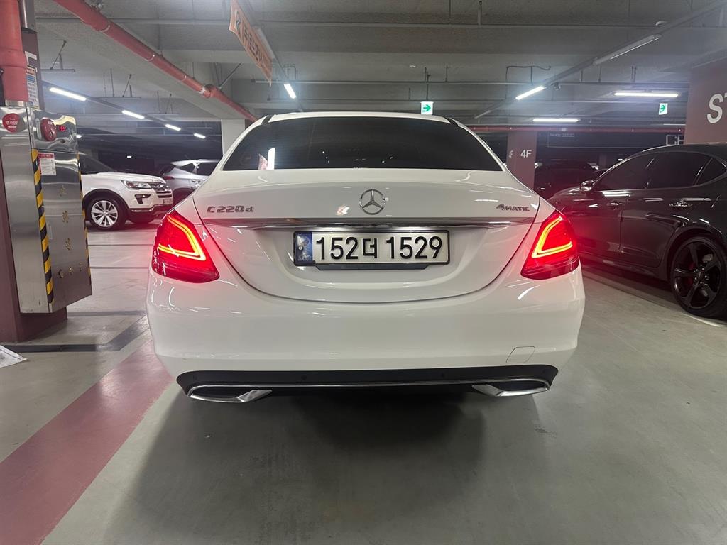 Mercedes Benz C Class - Vista 4