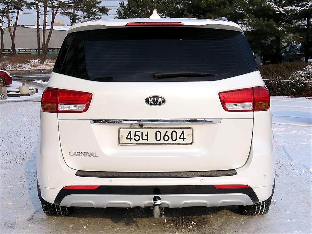 KIA Carnival - Vista 4