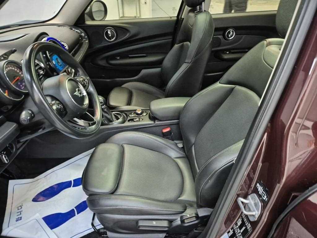 Mini Clubman - Vista 11