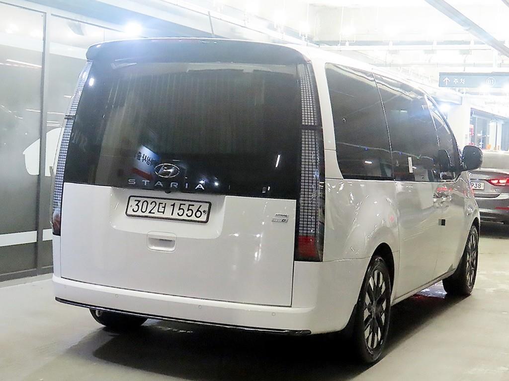 HYUNDAI Staria - Vista 4