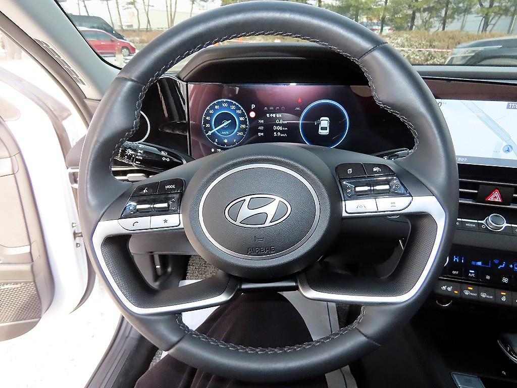 HYUNDAI Avante - Vista 8