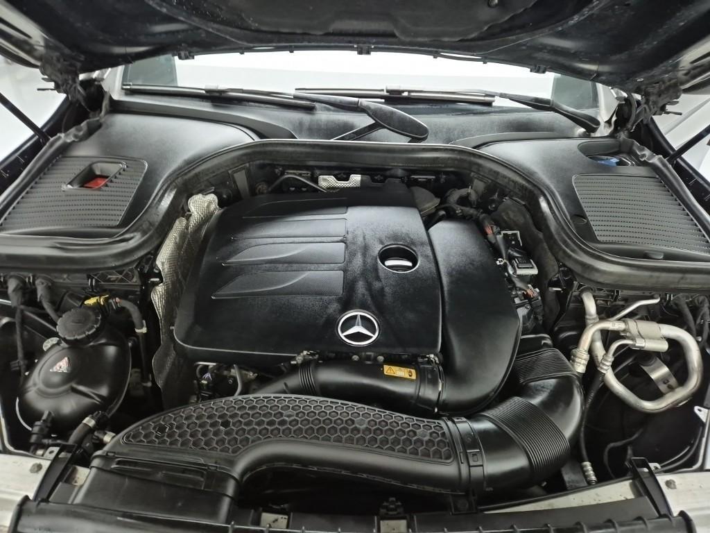 Mercedes Benz GLC Class - Vista 5