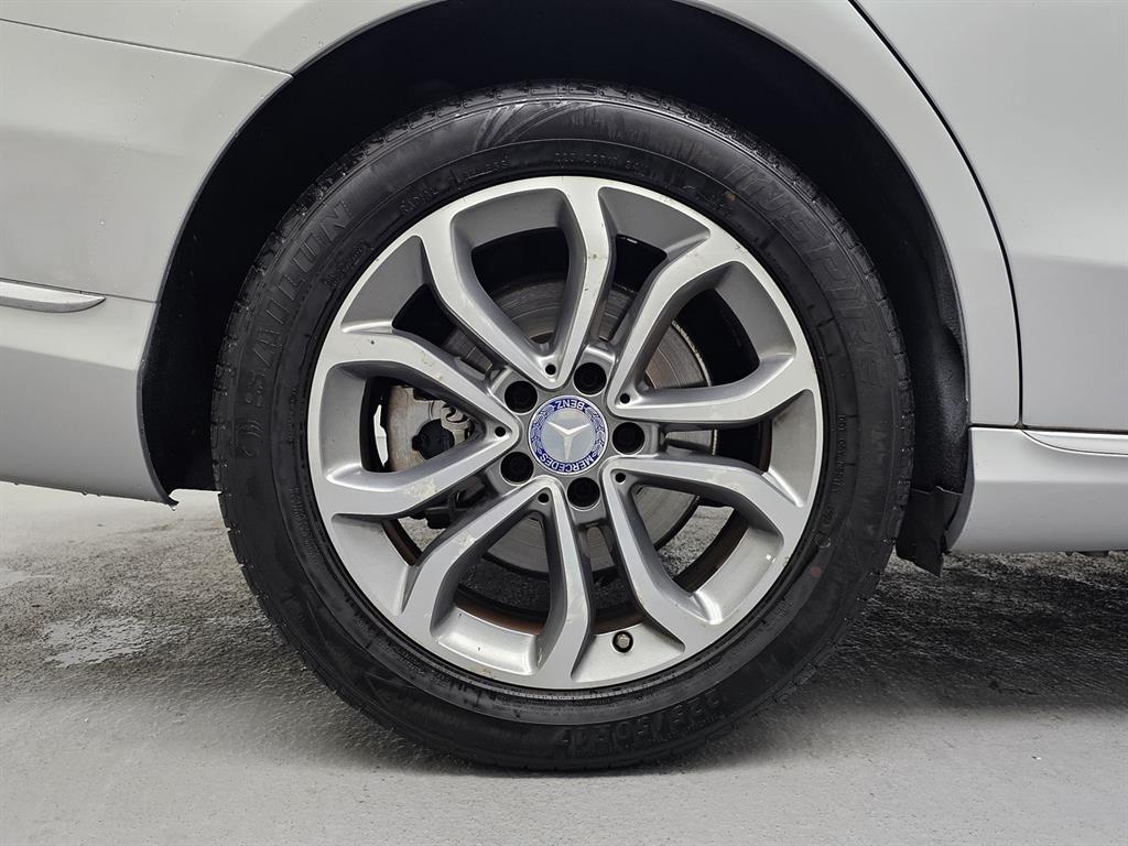 Mercedes Benz C Class - Vista 5