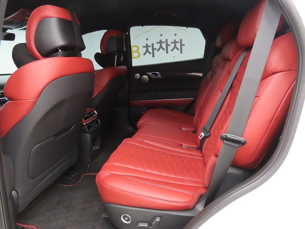 Genesis GV80 - Vista 8