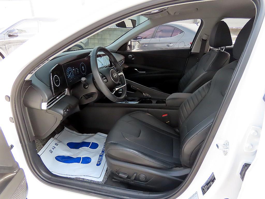 HYUNDAI Avante - Vista 5