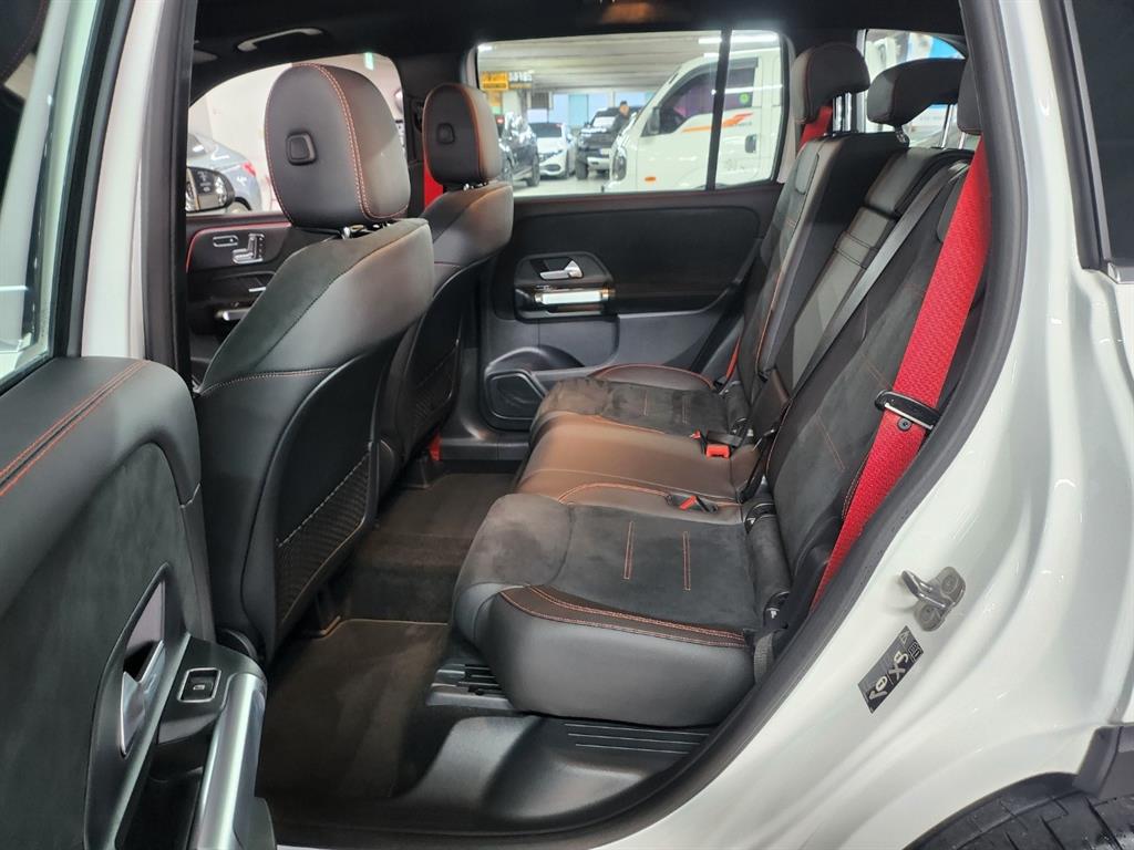 Mercedes Benz GLB Class - Vista 6