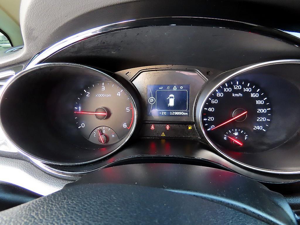 KIA Carnival - Vista 10