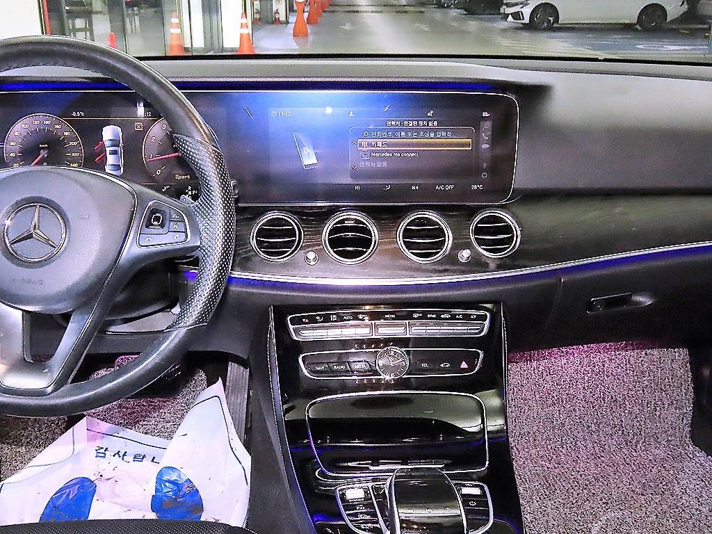 Mercedes Benz E class - Vista 11