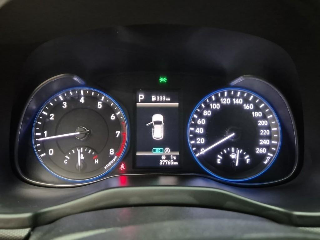 HYUNDAI Kona - Vista 6