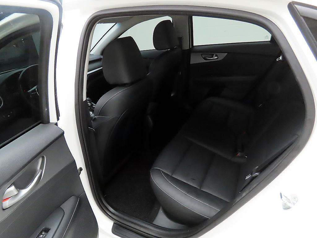 KIA K3 2019 Blanco - Importación desde Corea - HF Imports Iquique - Foto 15