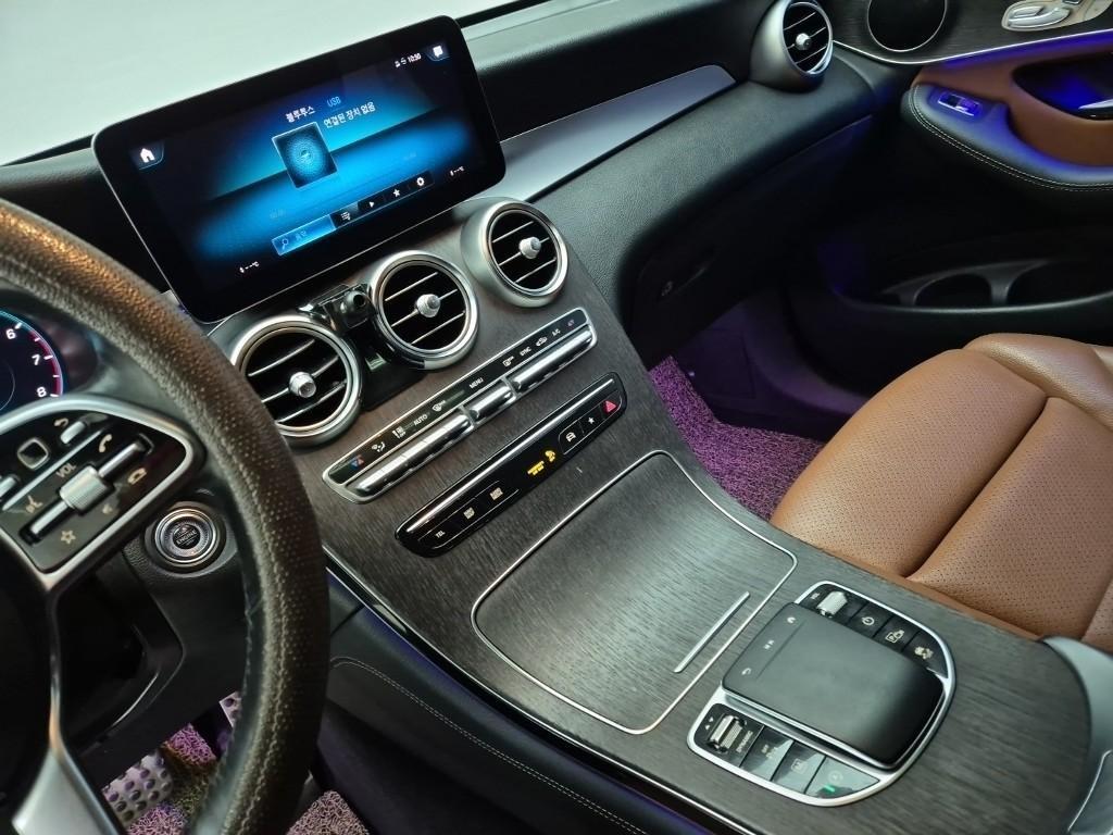 Mercedes Benz GLC Class - Vista 11