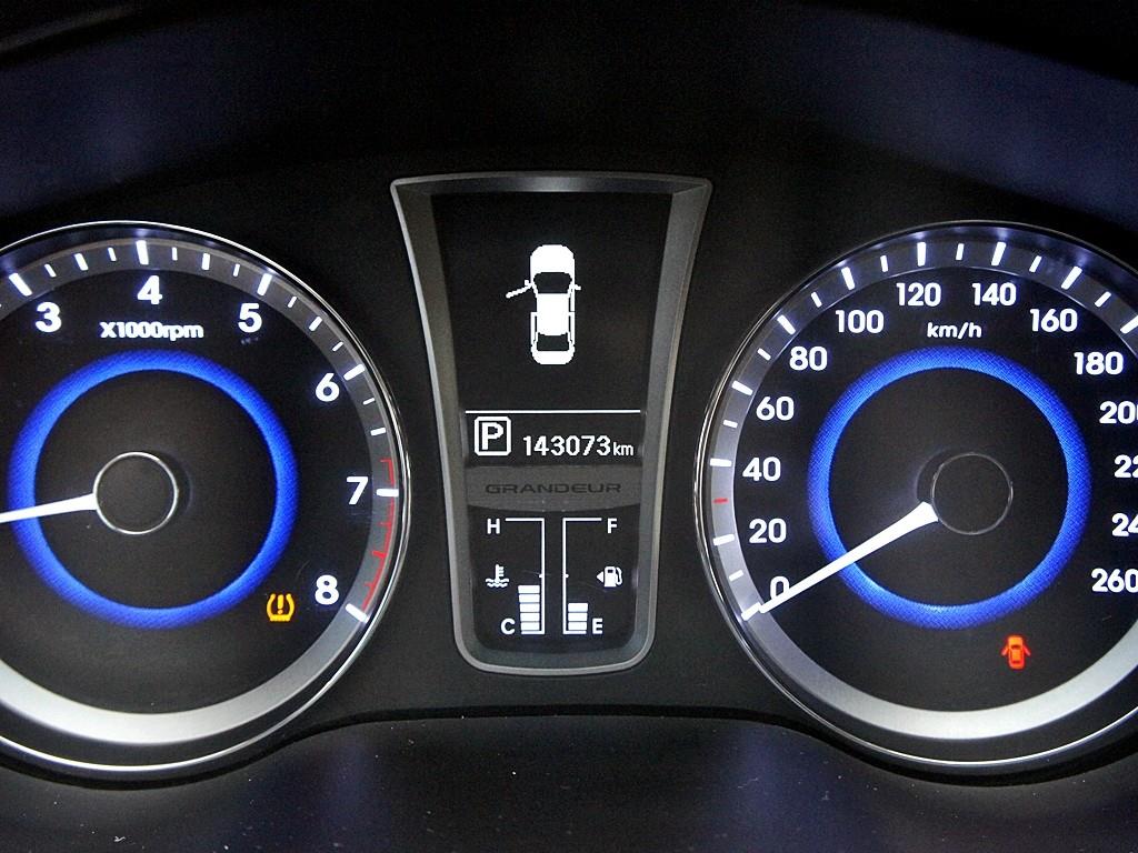 HYUNDAI Grandeur 2014 Negro - Importación desde Corea - HF Imports Iquique - Foto 9