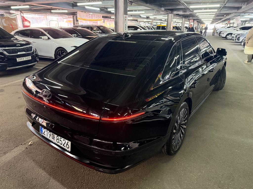 HYUNDAI Grandeur - Vista 5