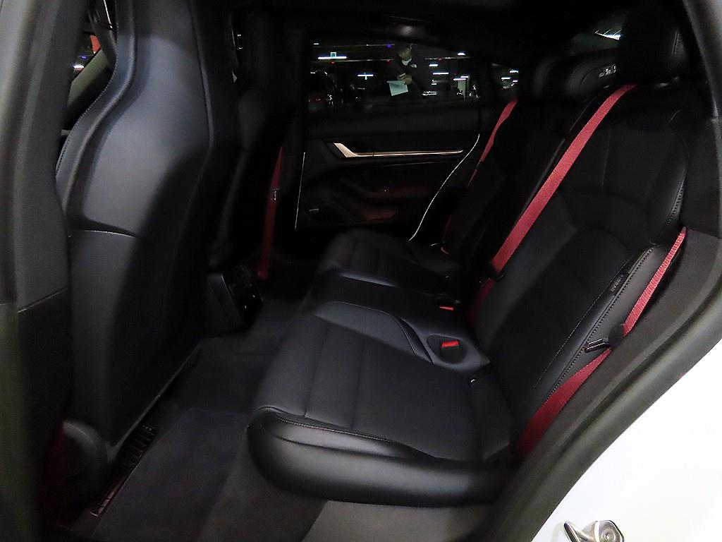 Porsche Taycan - Vista 7