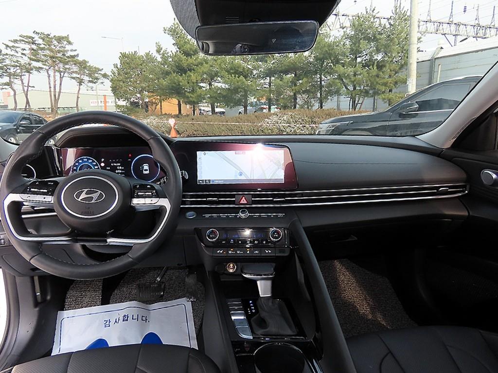 HYUNDAI Avante - Vista 7