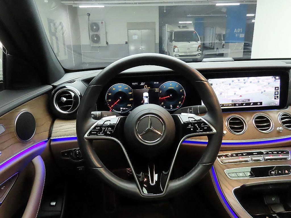 Mercedes Benz E class - Vista 7