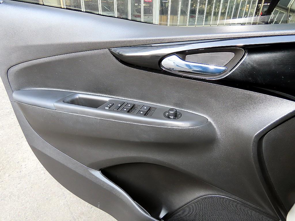 Chevrolet Spark - Vista 11