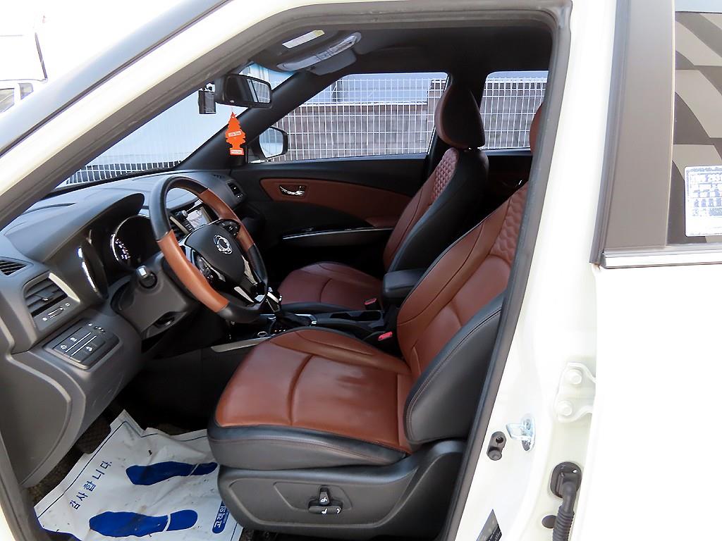 Ssangyong Tivoli - Vista 5