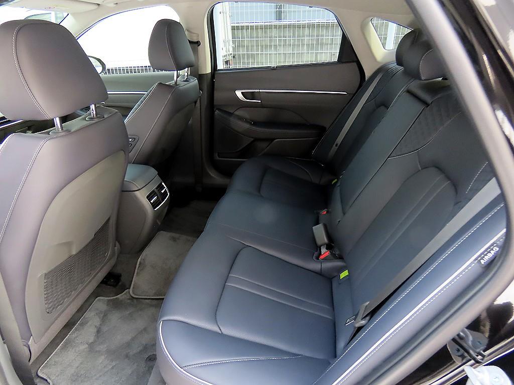 HYUNDAI Sonata - Vista 6