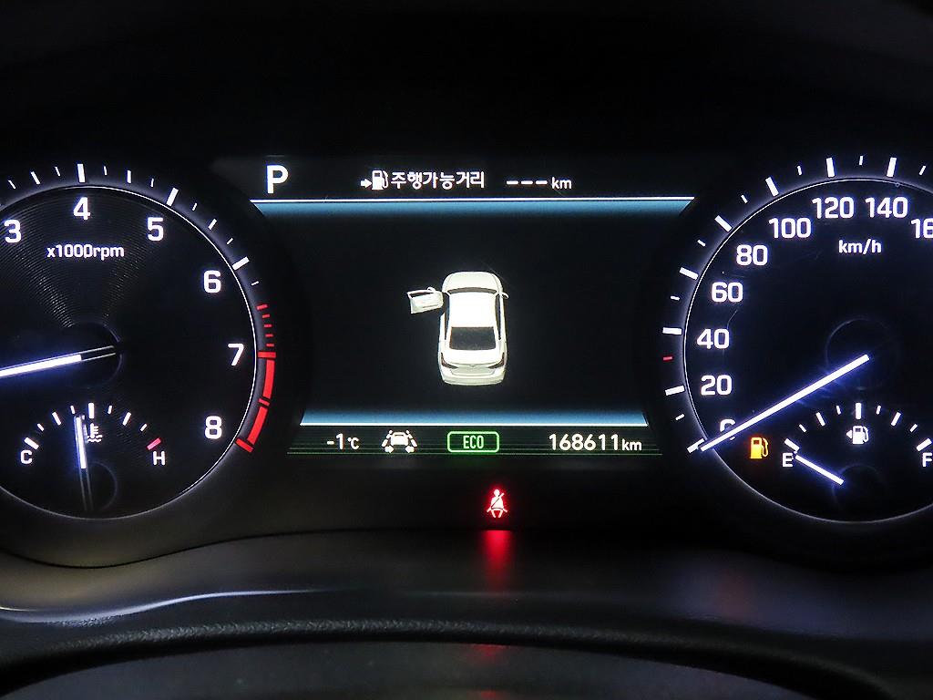 Genesis G80 - Vista 9