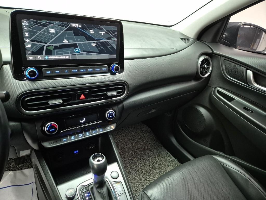 HYUNDAI Kona - Vista 10