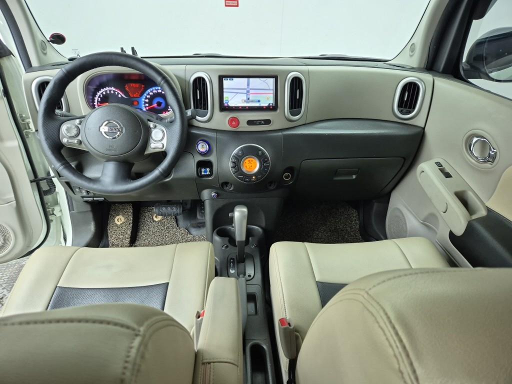 Nissan Cube - Vista 5