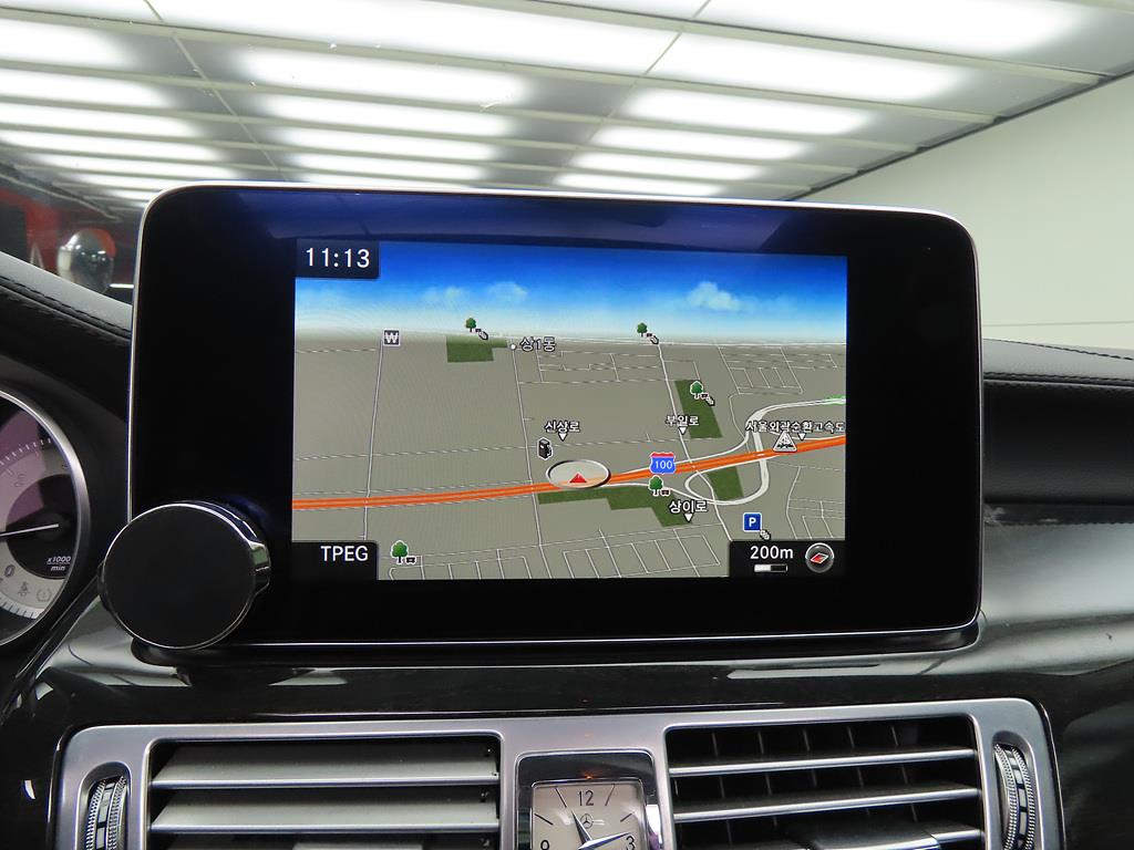 Mercedes Benz CLS Class - Vista 11