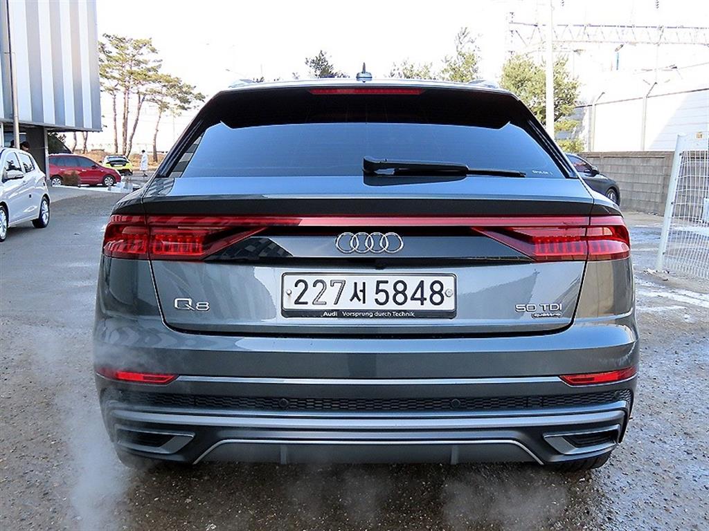 Audi Q8 - Vista 4