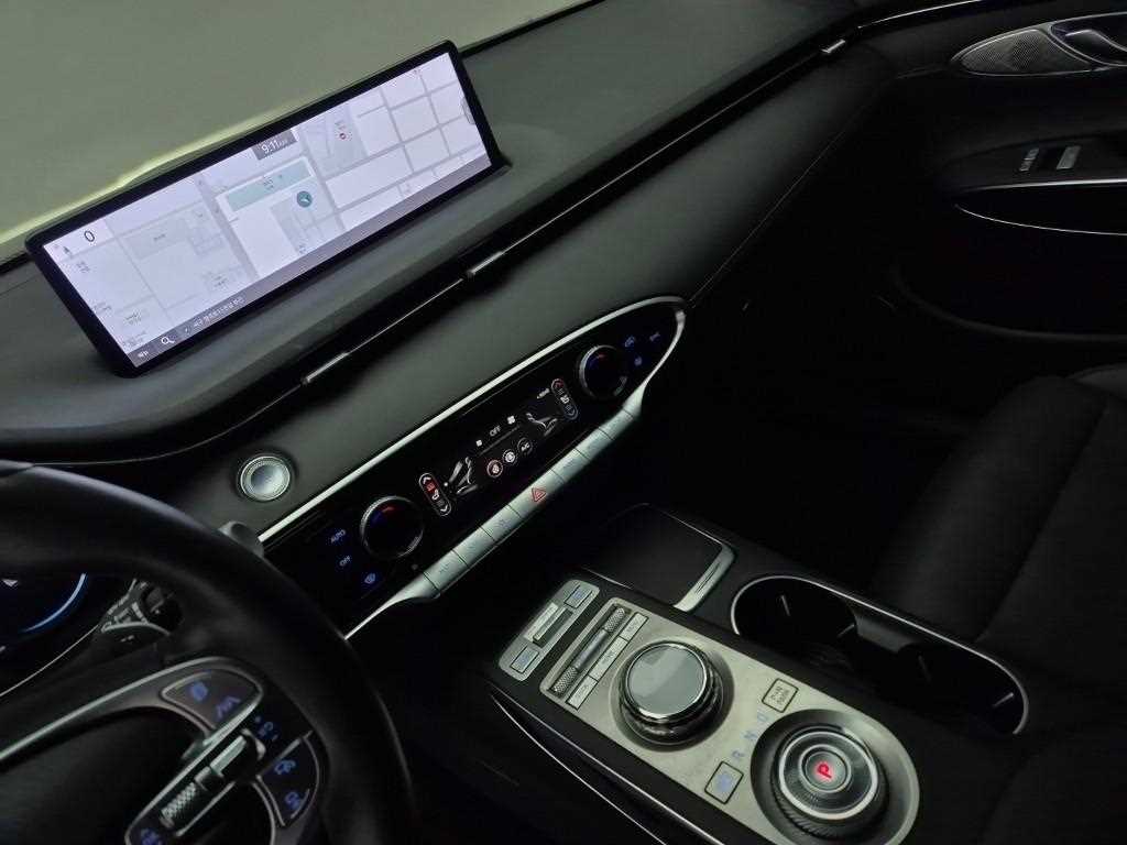 Genesis GV70 - Vista 10