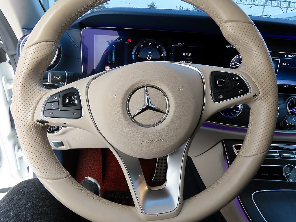 Mercedes Benz E class - Vista 8